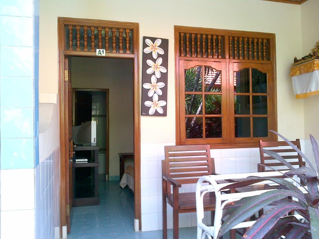 Adus Beach Inn Legian Εξωτερικό φωτογραφία