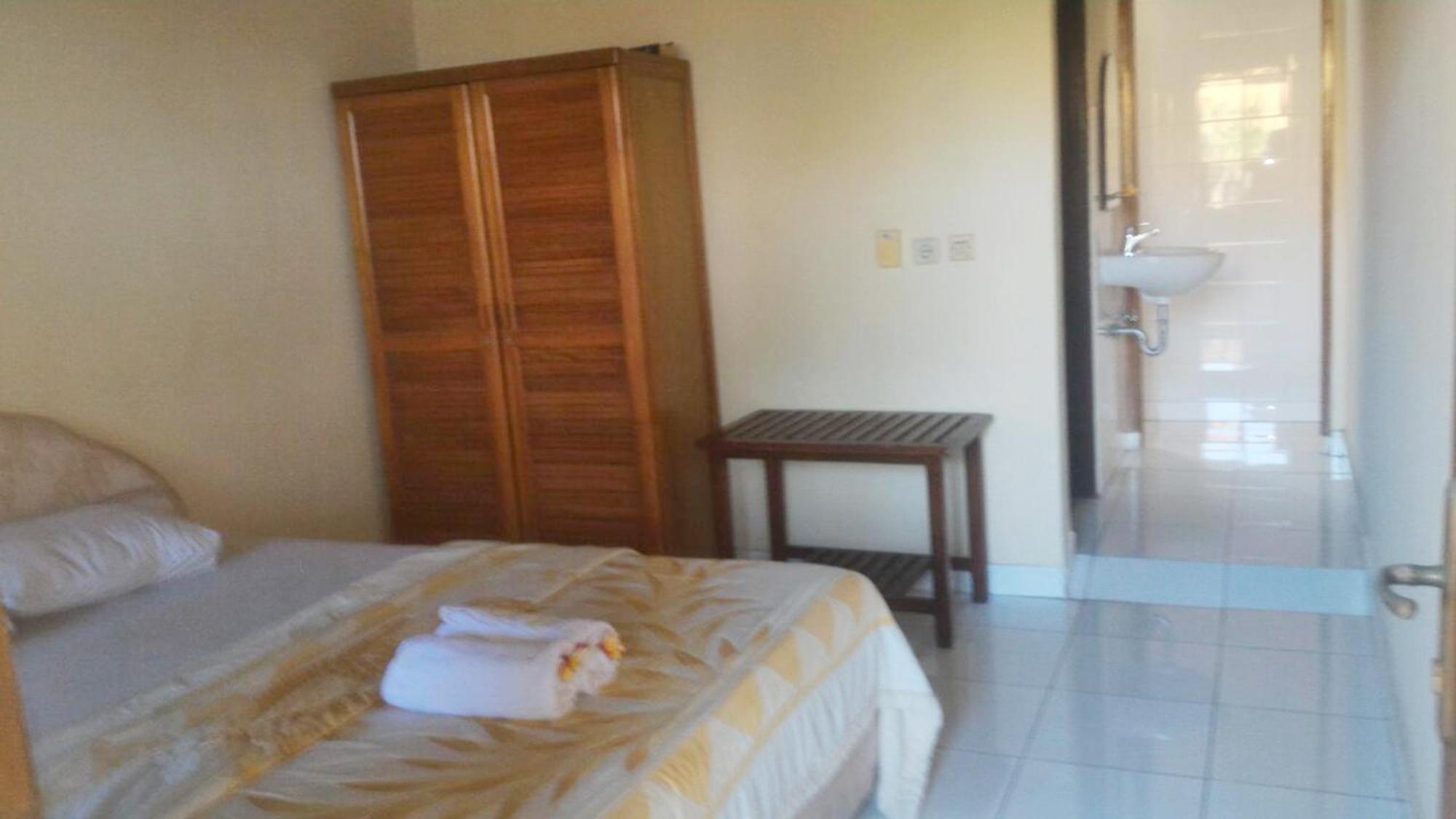 Adus Beach Inn Legian Εξωτερικό φωτογραφία