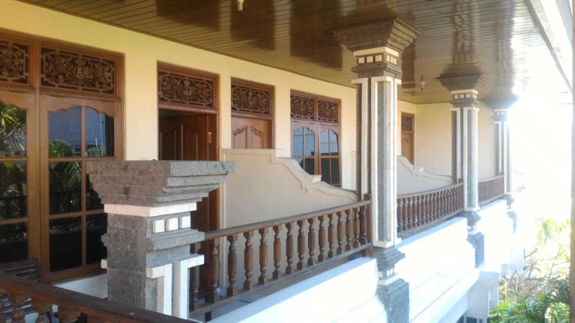 Adus Beach Inn Legian Εξωτερικό φωτογραφία