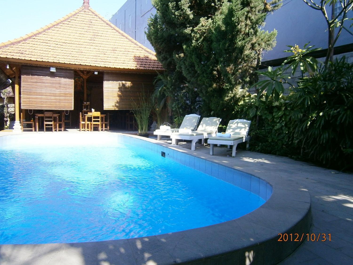 Adus Beach Inn Legian Εξωτερικό φωτογραφία
