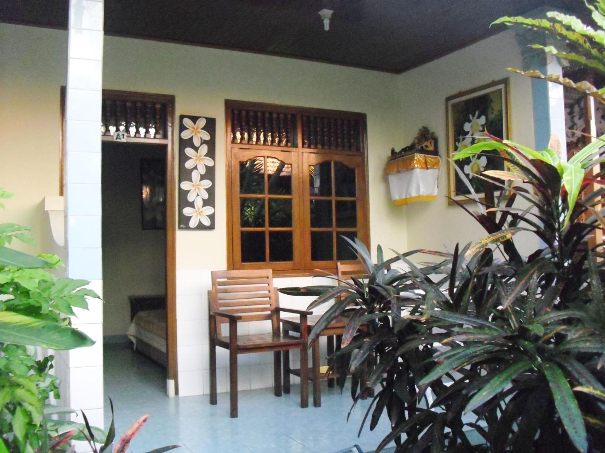 Adus Beach Inn Legian Εξωτερικό φωτογραφία