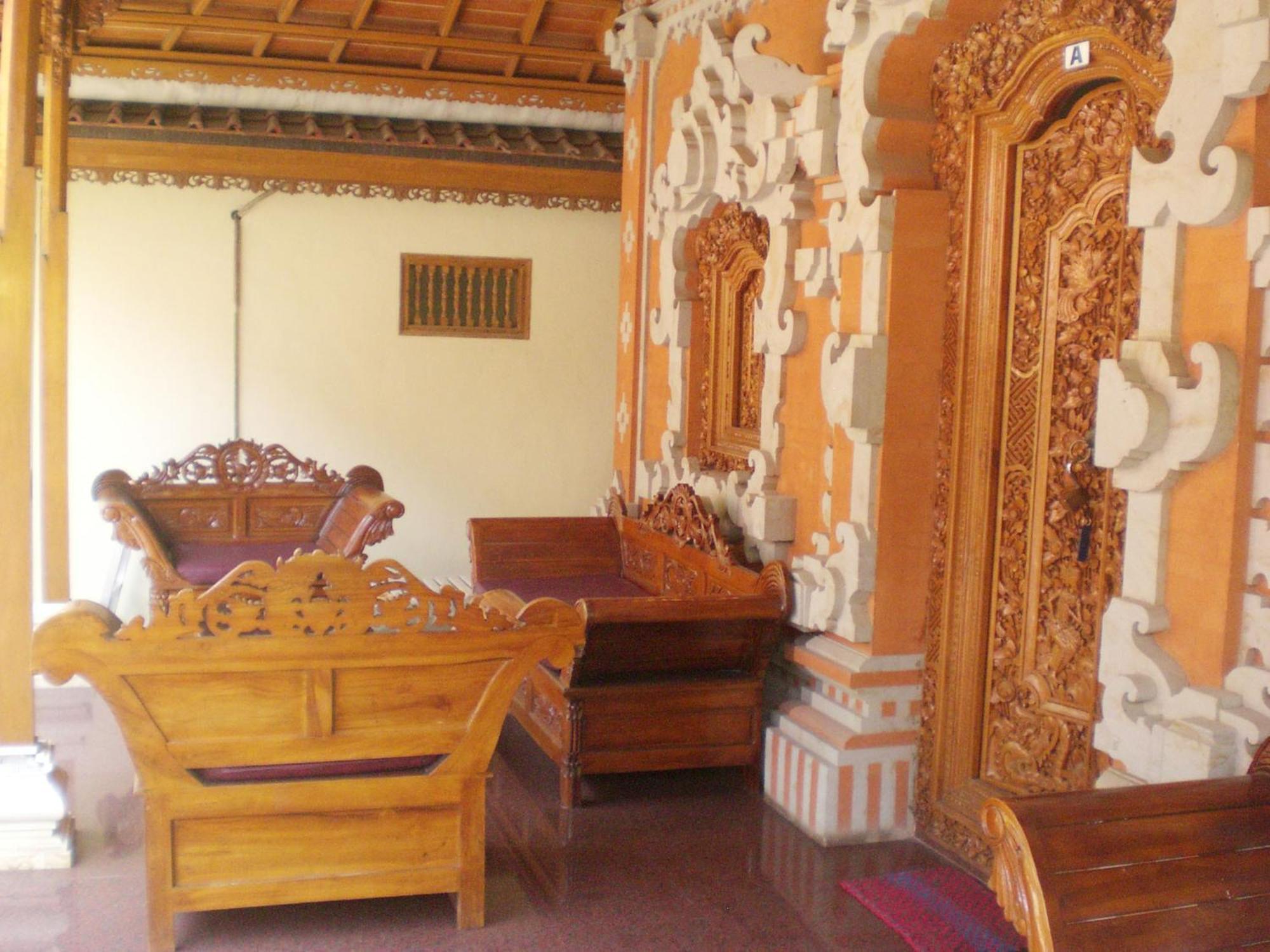 Adus Beach Inn Legian Εξωτερικό φωτογραφία