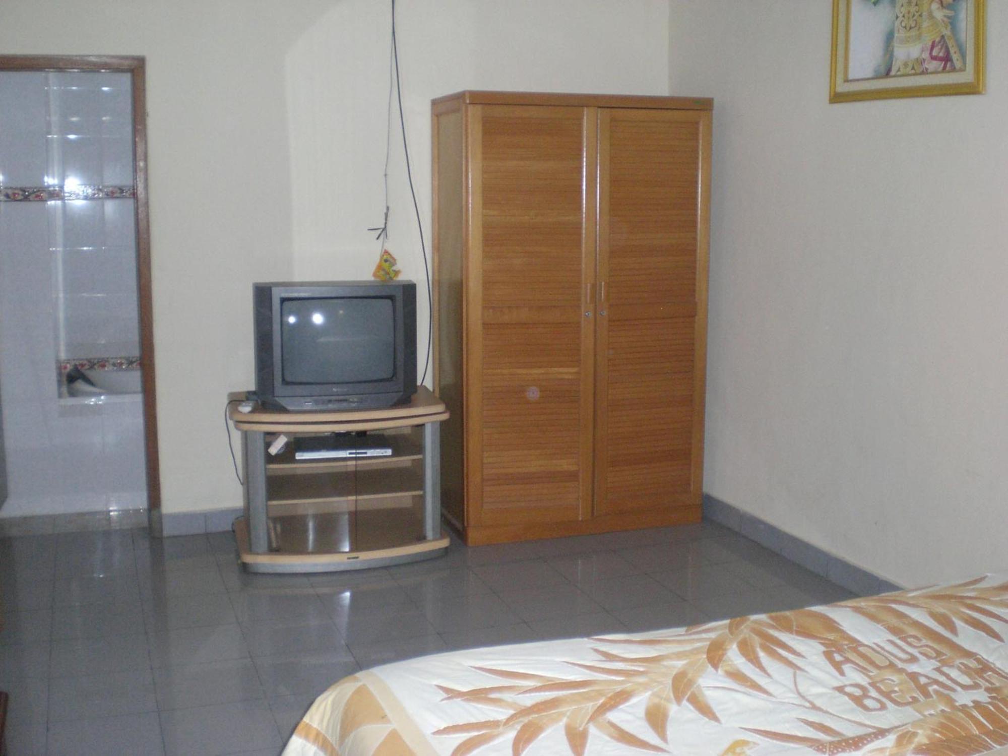 Adus Beach Inn Legian Εξωτερικό φωτογραφία