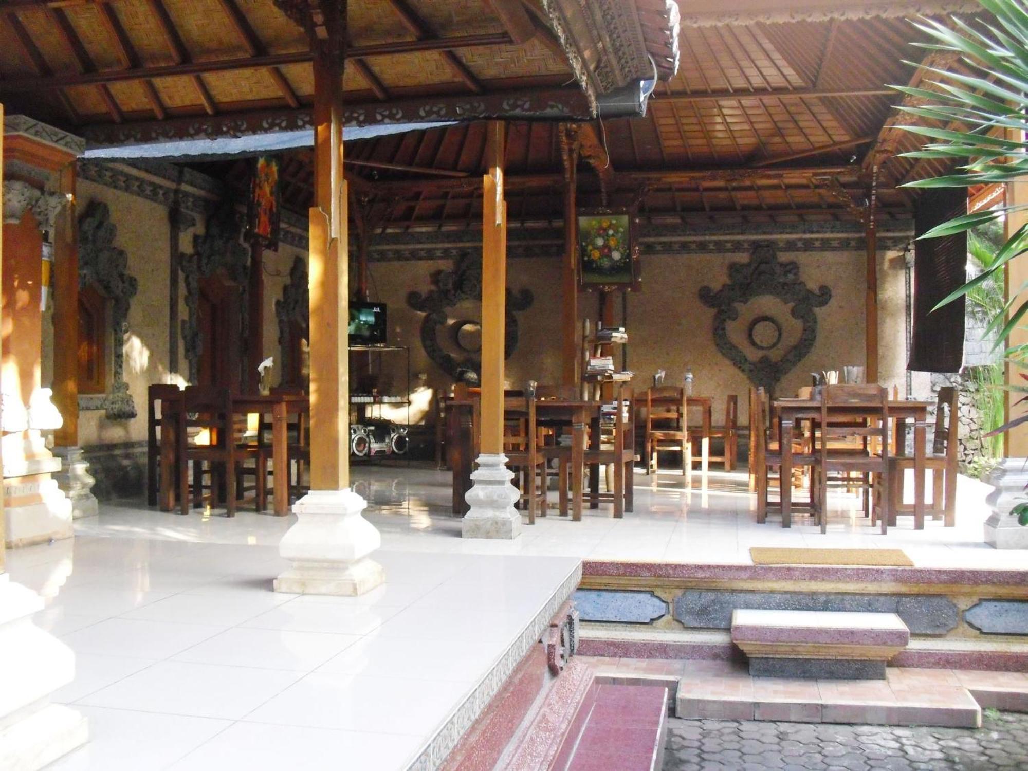 Adus Beach Inn Legian Εξωτερικό φωτογραφία