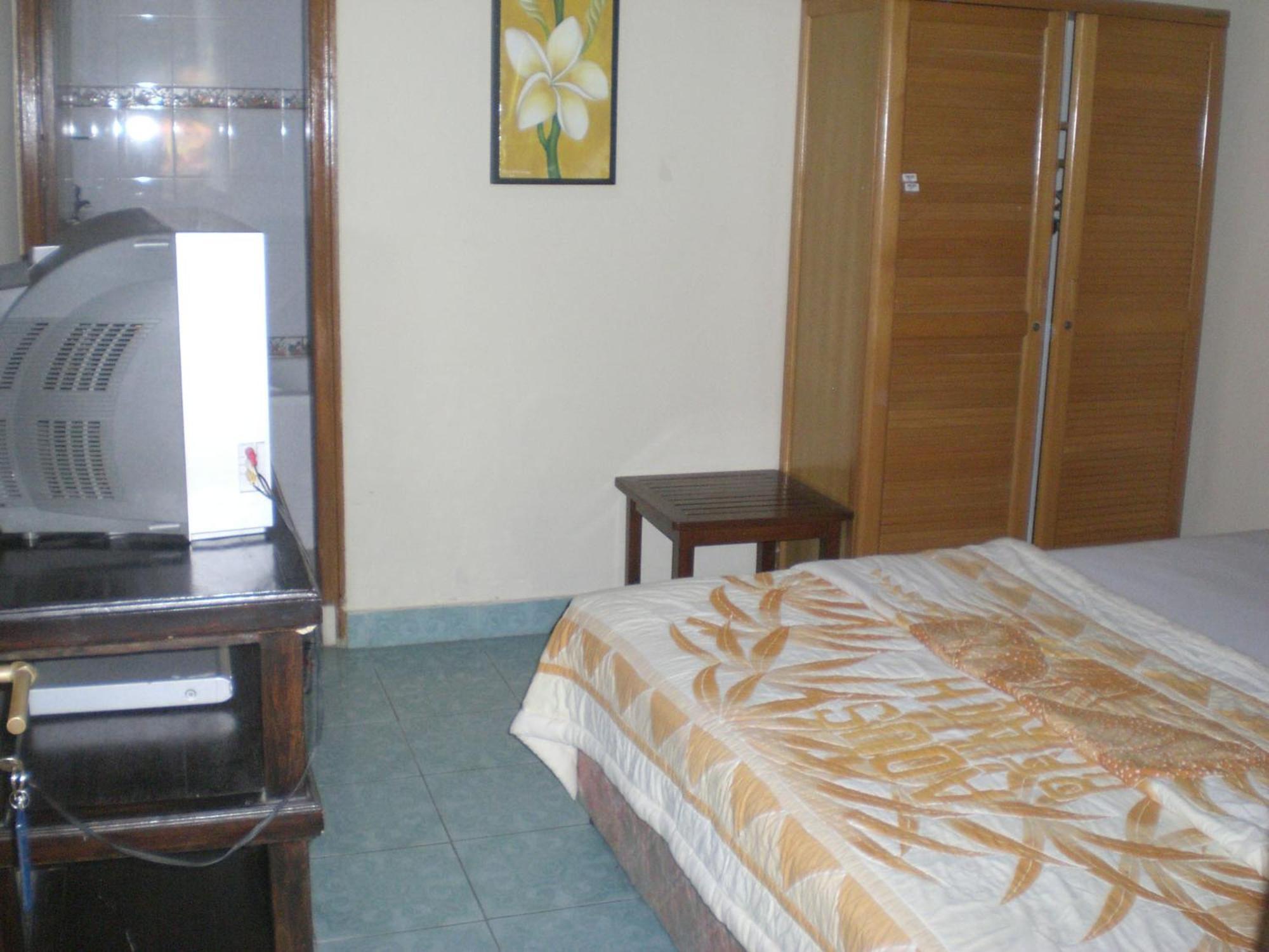 Adus Beach Inn Legian Εξωτερικό φωτογραφία
