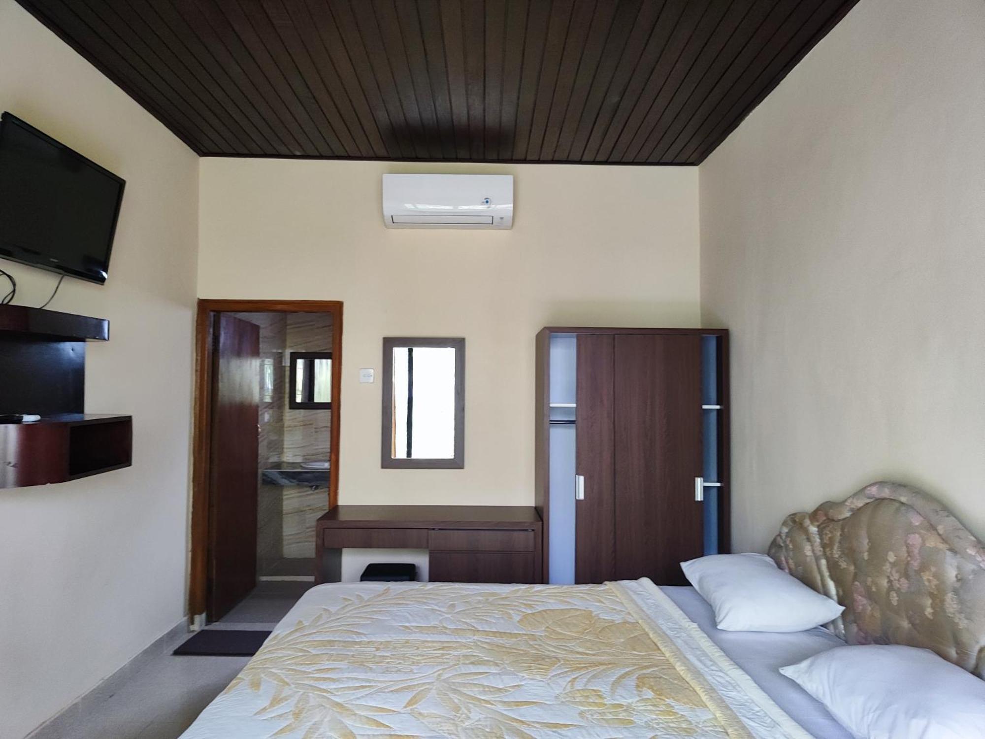 Adus Beach Inn Legian Εξωτερικό φωτογραφία