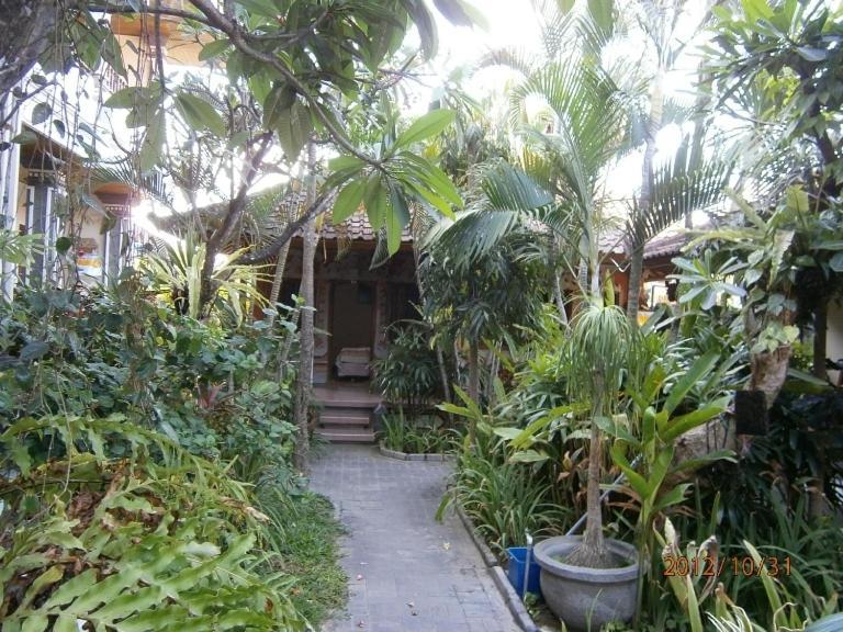 Adus Beach Inn Legian Εξωτερικό φωτογραφία