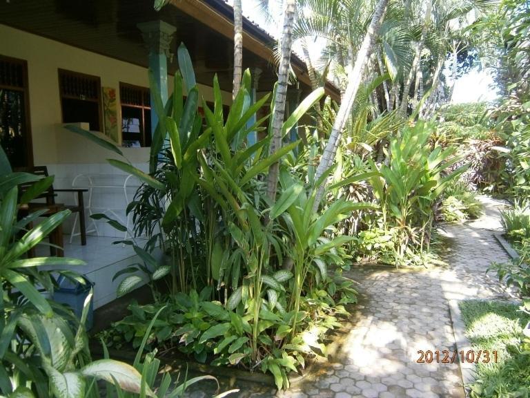 Adus Beach Inn Legian Εξωτερικό φωτογραφία