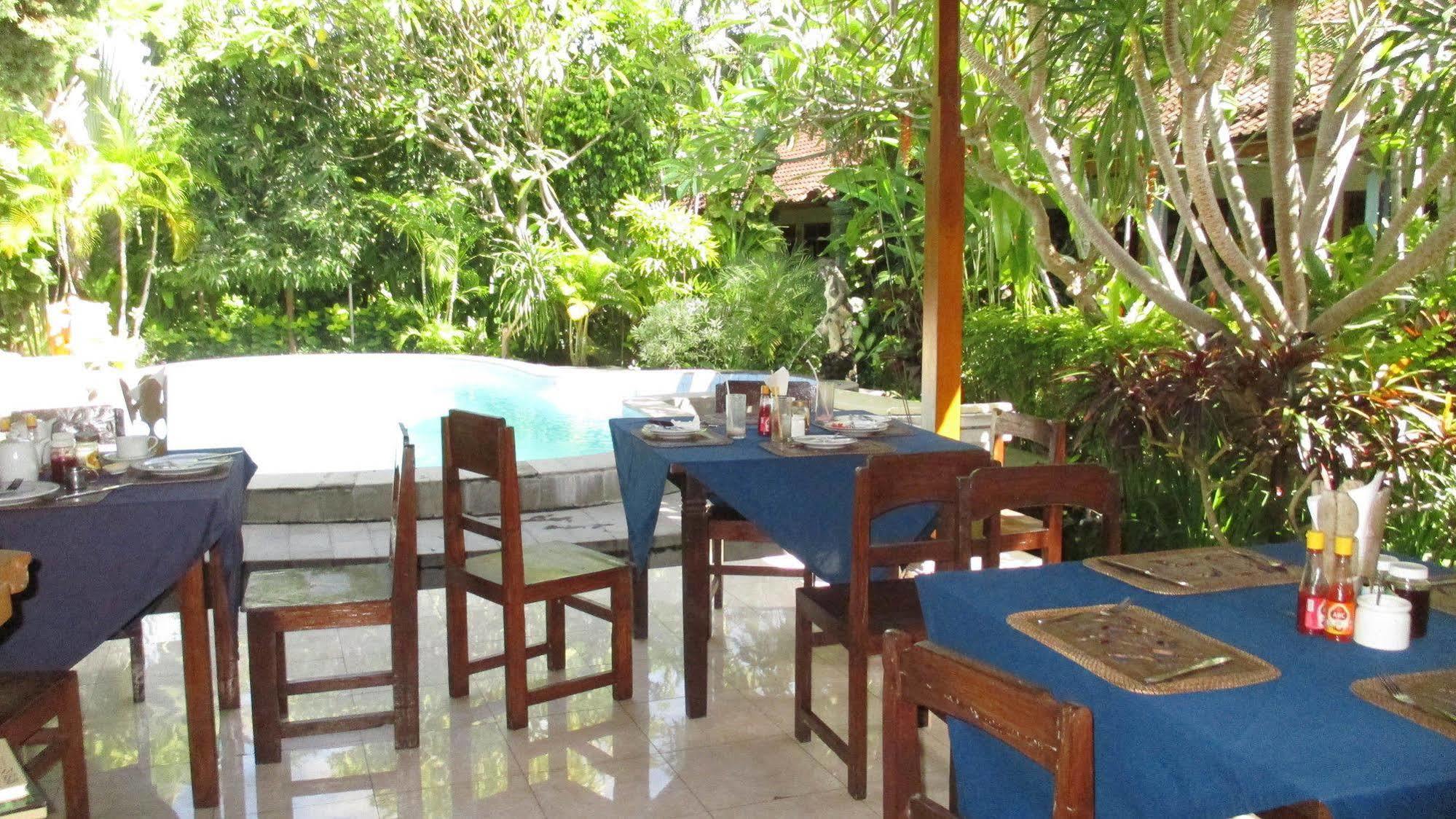 Adus Beach Inn Legian Εξωτερικό φωτογραφία